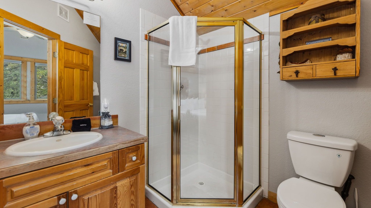 Photo of Bathroom in Fall River Estates