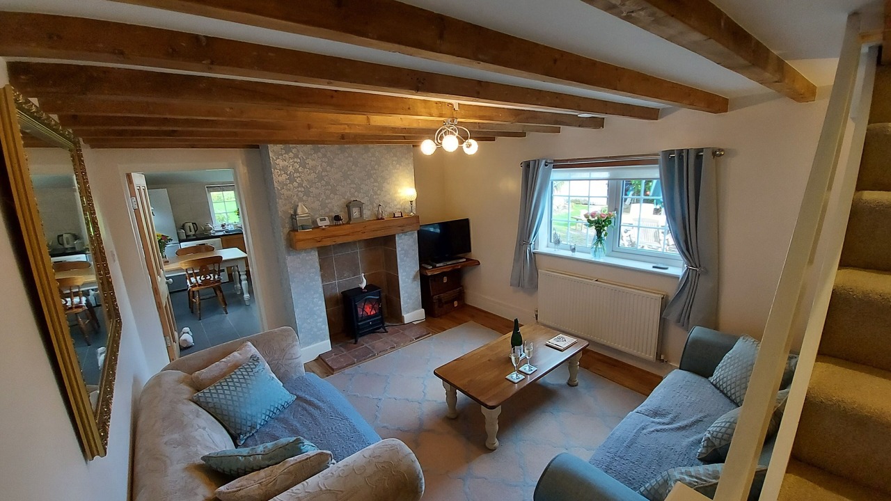 Photo of Livingroom in Chorlton-by-Backford