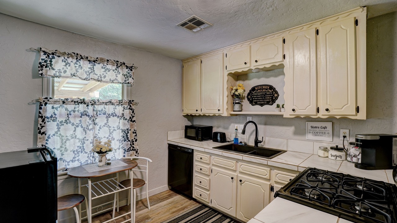 Photo of Kitchen in Medicine Park