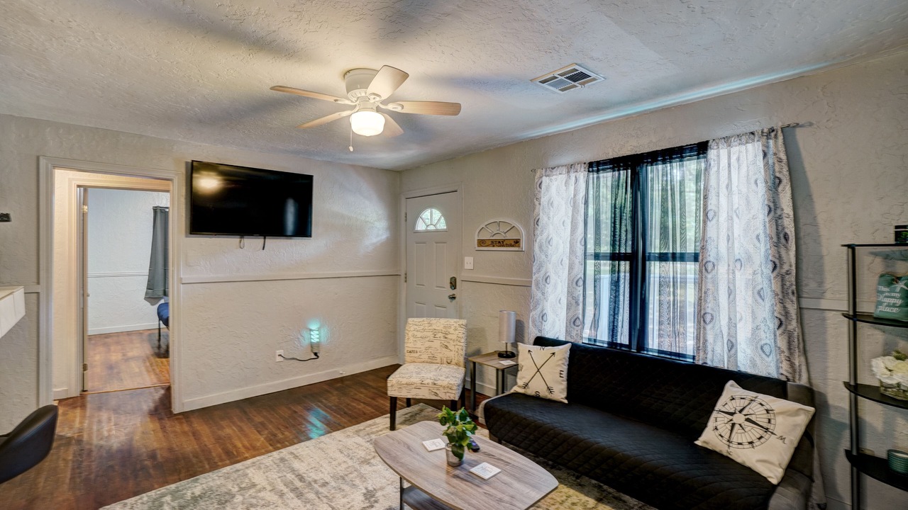Photo of Livingroom in Medicine Park