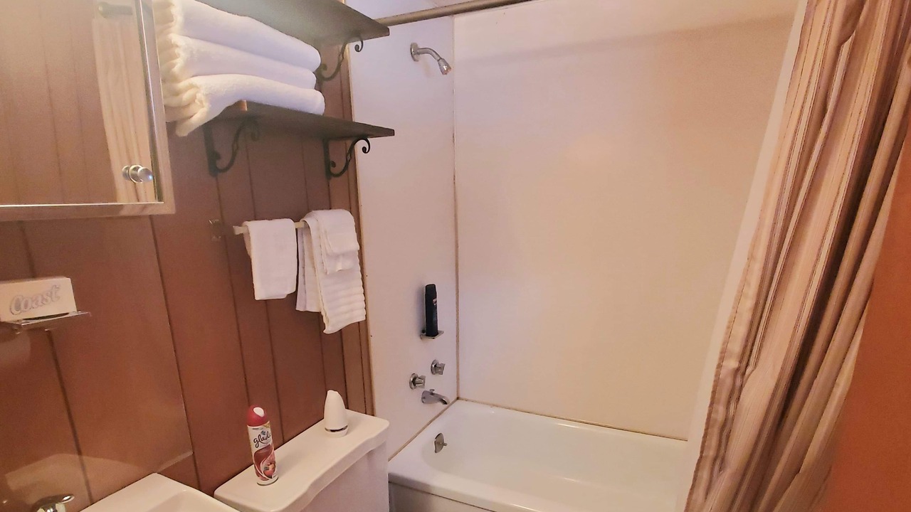 Photo of Bathroom in Luther