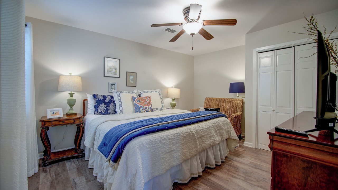 Photo of Bedroom in Mid America
