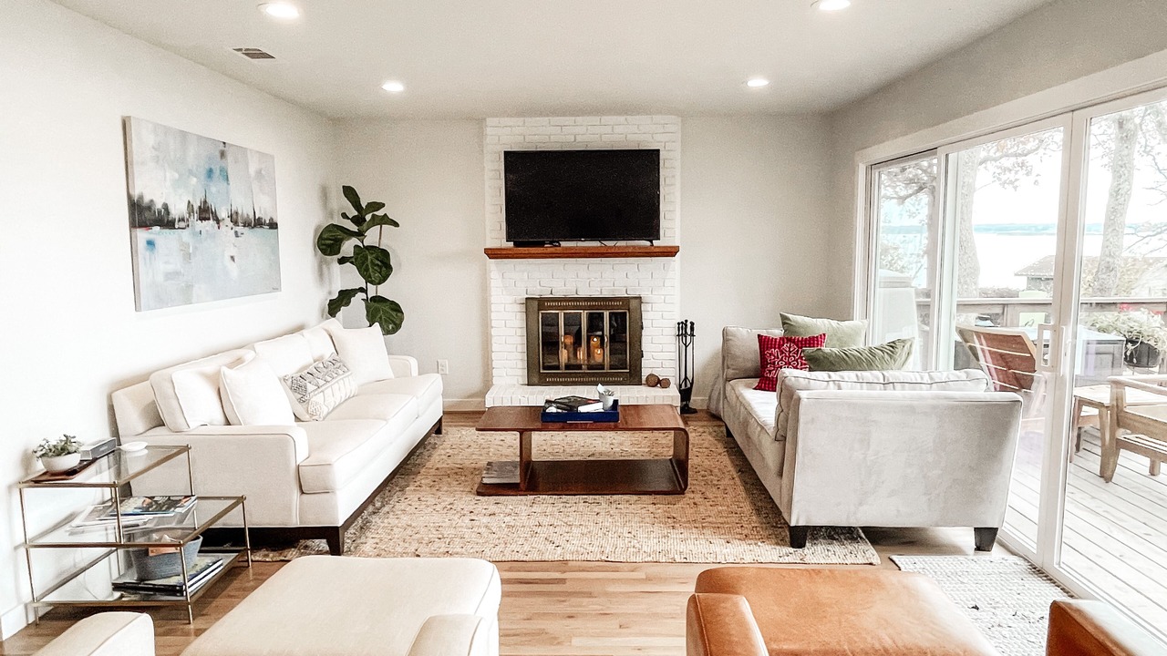 Photo of Livingroom in Gun Barrel City