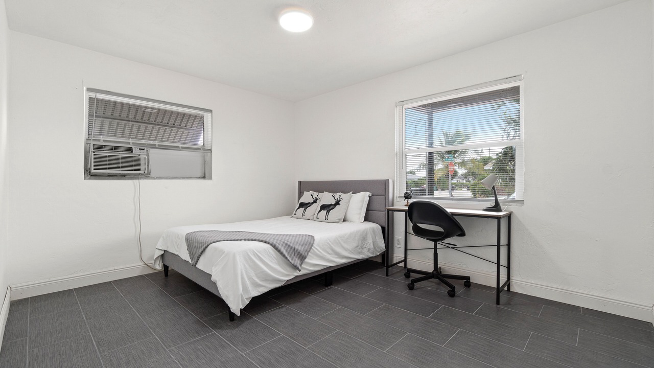 Photo of Bedroom in Lake Worth