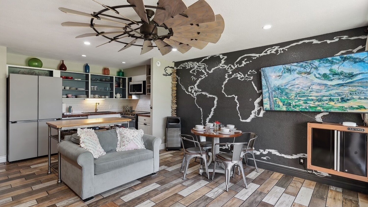 Photo of Livingroom in Kahuku