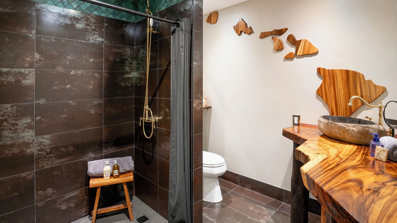 Photo of Bathroom in Kahuku