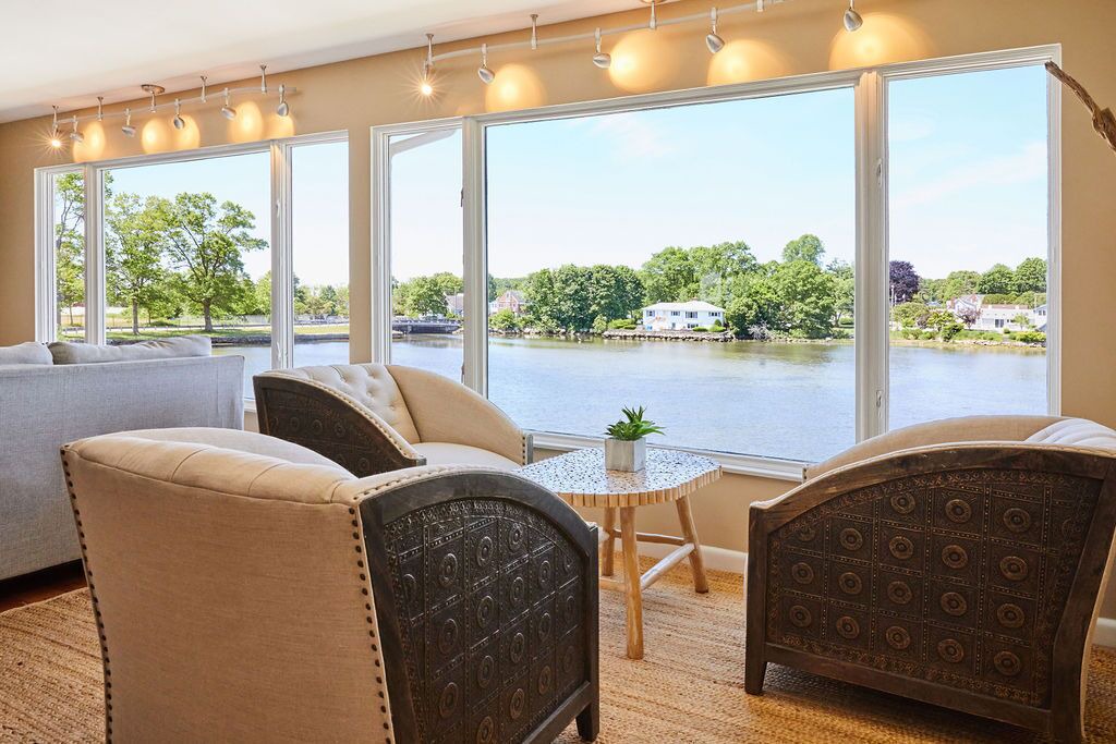 Photo of Others in New London