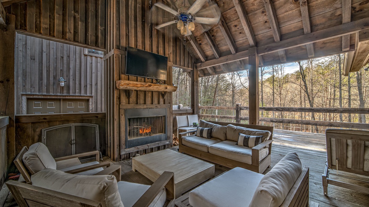 Photo of Patio Balcony in Cherry Log