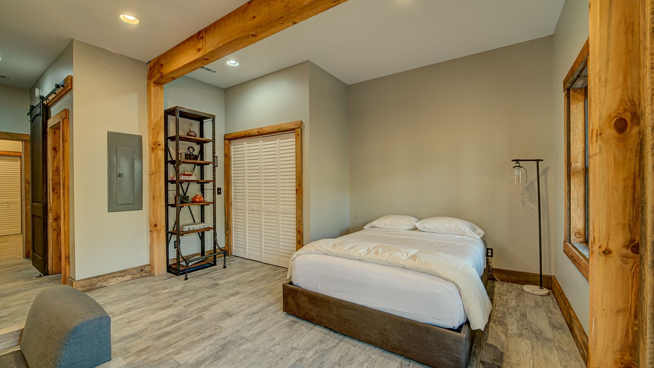 Photo of Bedroom in Cherry Log