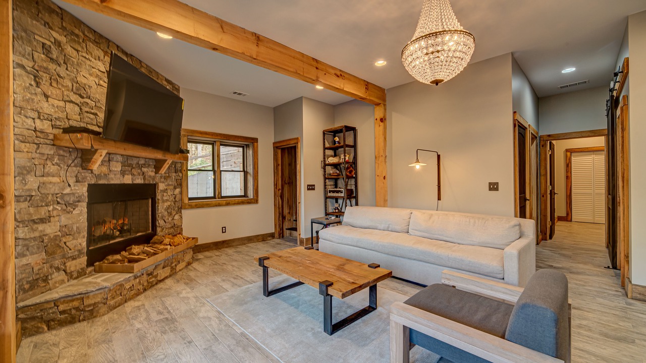 Photo of Livingroom in Cherry Log