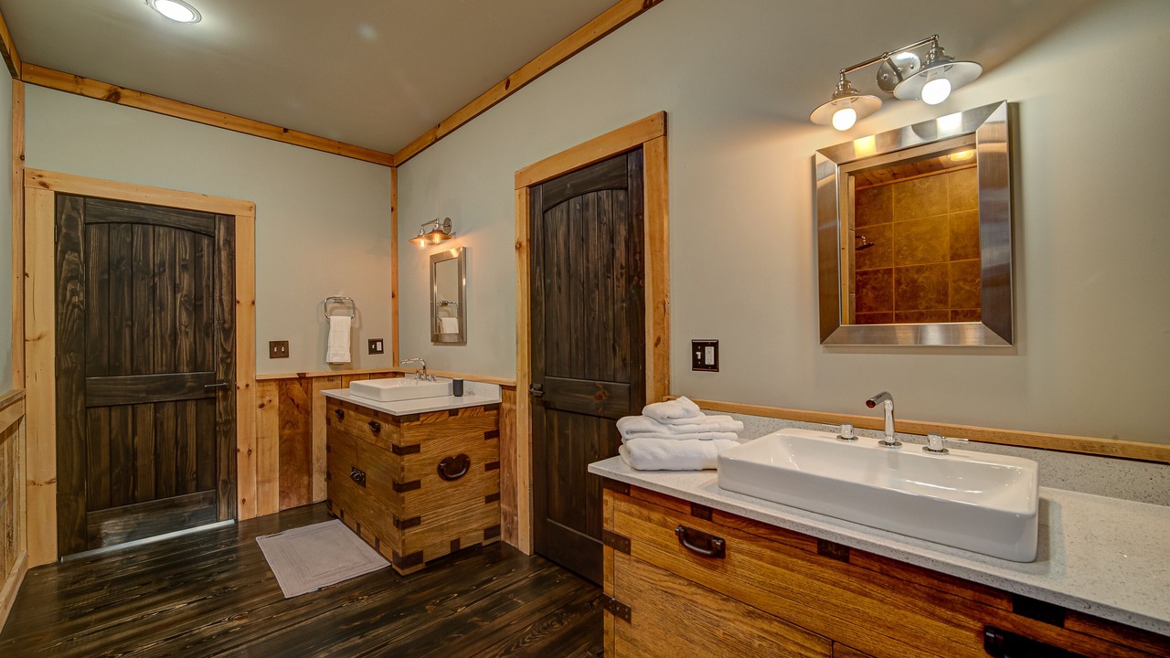 Photo of Bathroom in Cherry Log