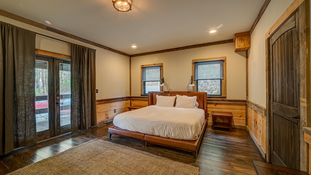 Photo of Bedroom in Cherry Log