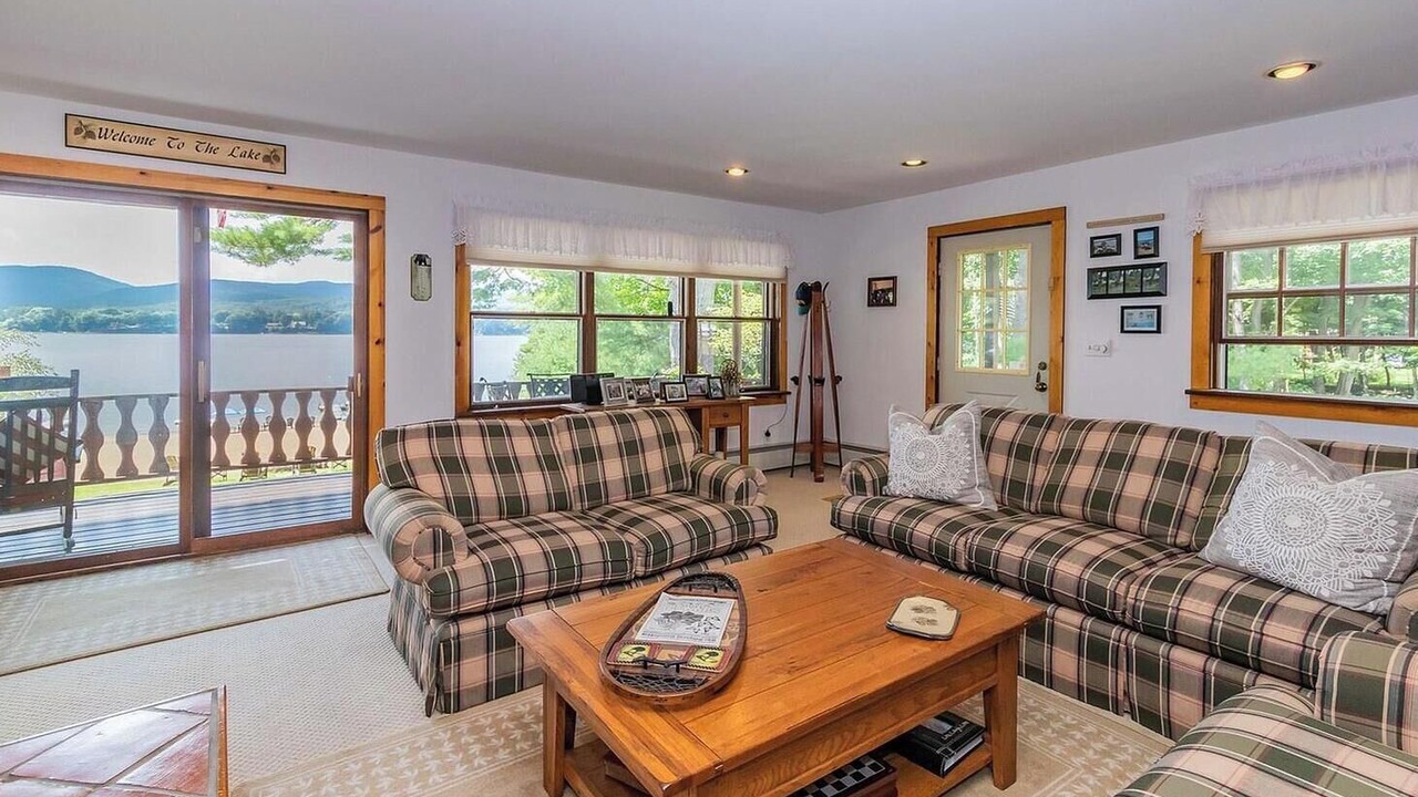 Photo of Livingroom in Northville