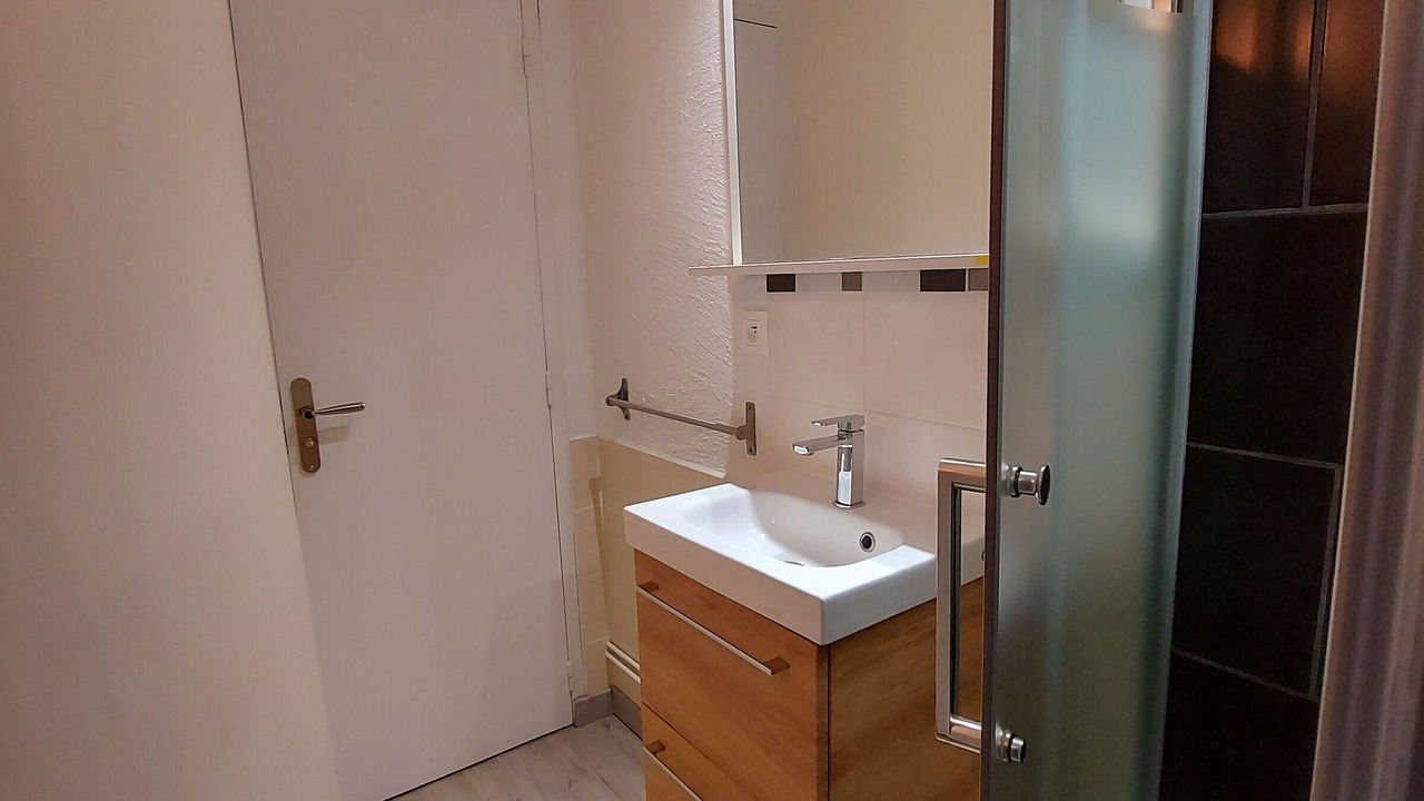 Photo of Bathroom in Alexain