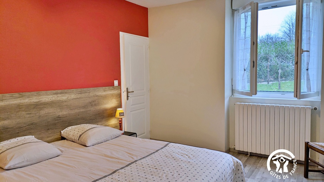 Photo of Bedroom in L'Huisserie