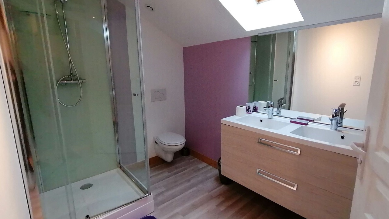 Photo of Bathroom in Congrier