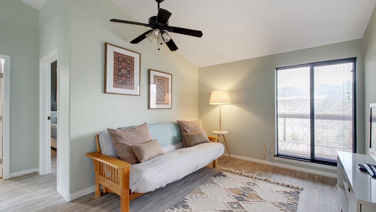 Photo of Livingroom in Burnet