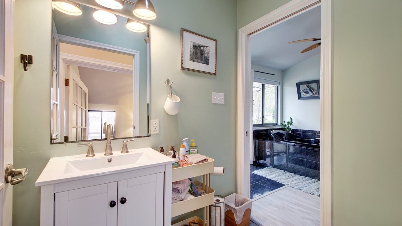 Photo of Bathroom in Burnet
