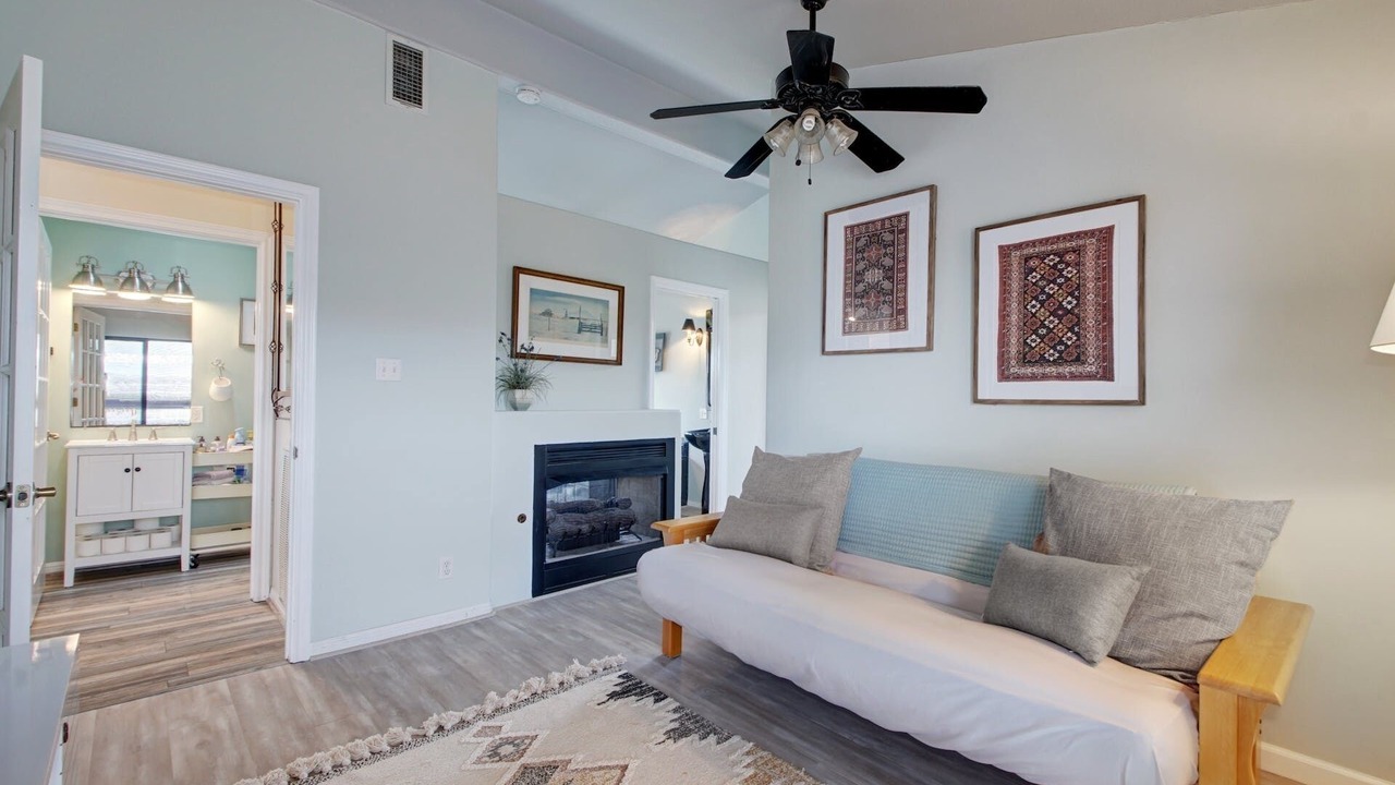 Photo of Livingroom in Burnet