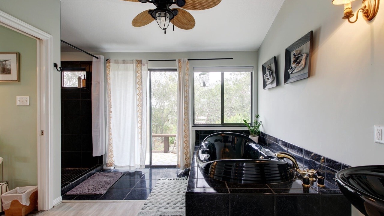 Photo of Bathroom in Burnet
