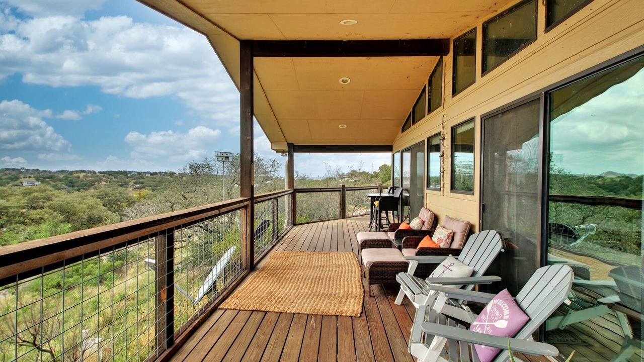 Photo of Patio Balcony in Burnet