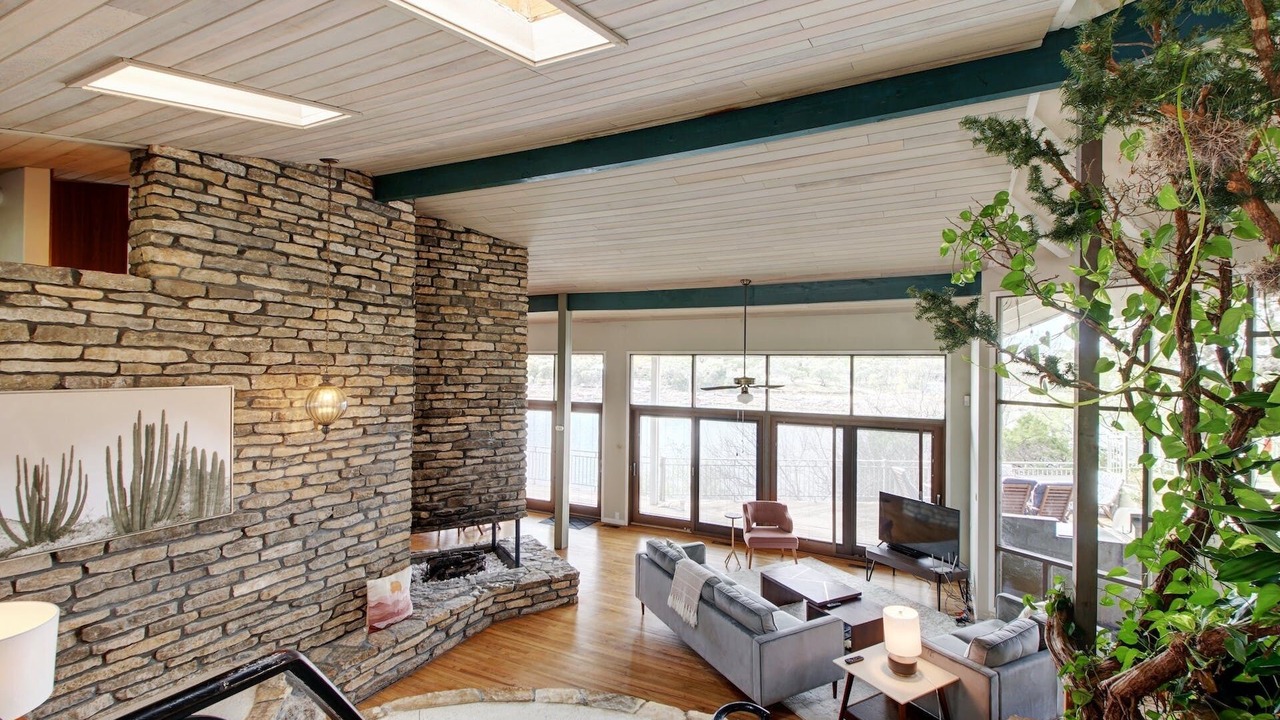 Photo of Livingroom in Burnet