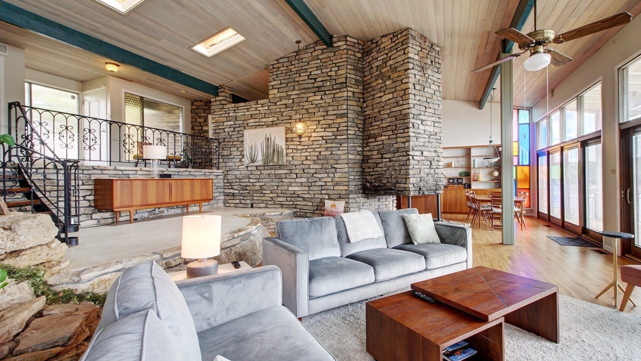 Photo of Livingroom in Burnet