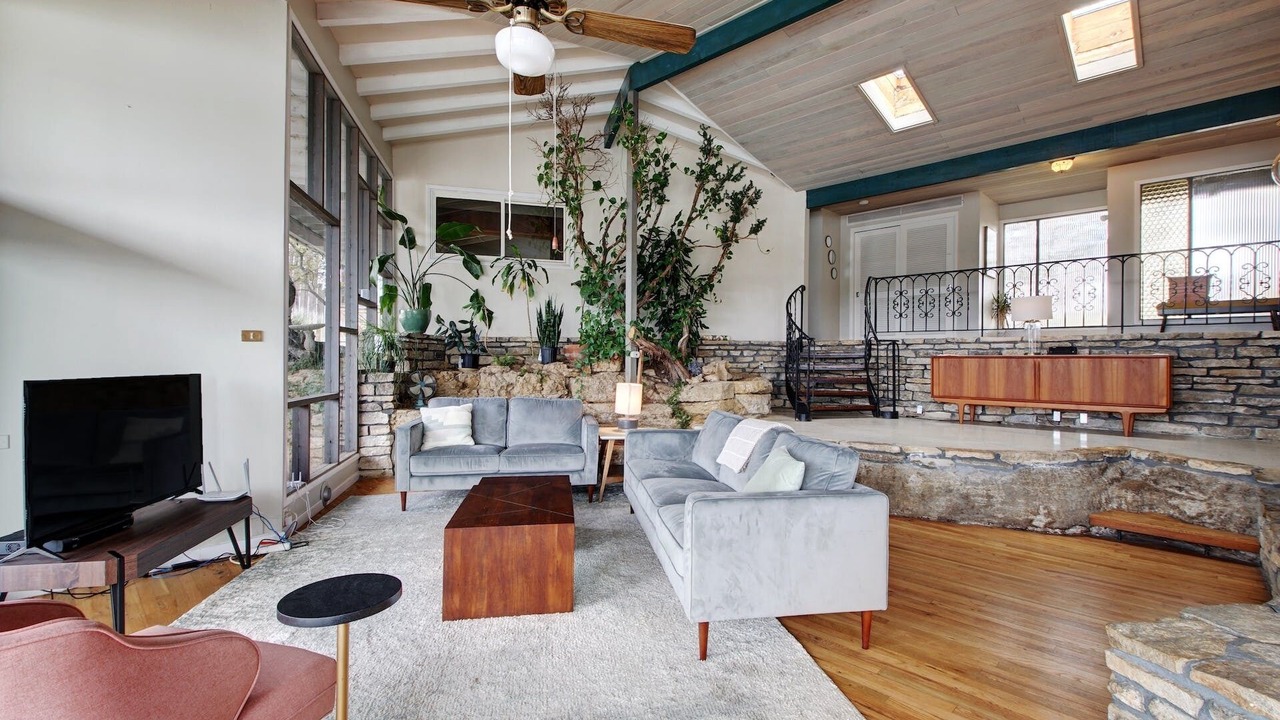 Photo of Livingroom in Burnet