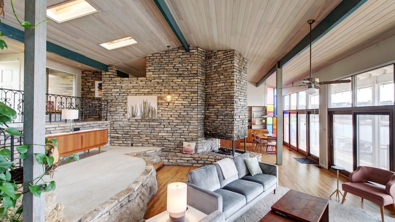 Photo of Livingroom in Burnet