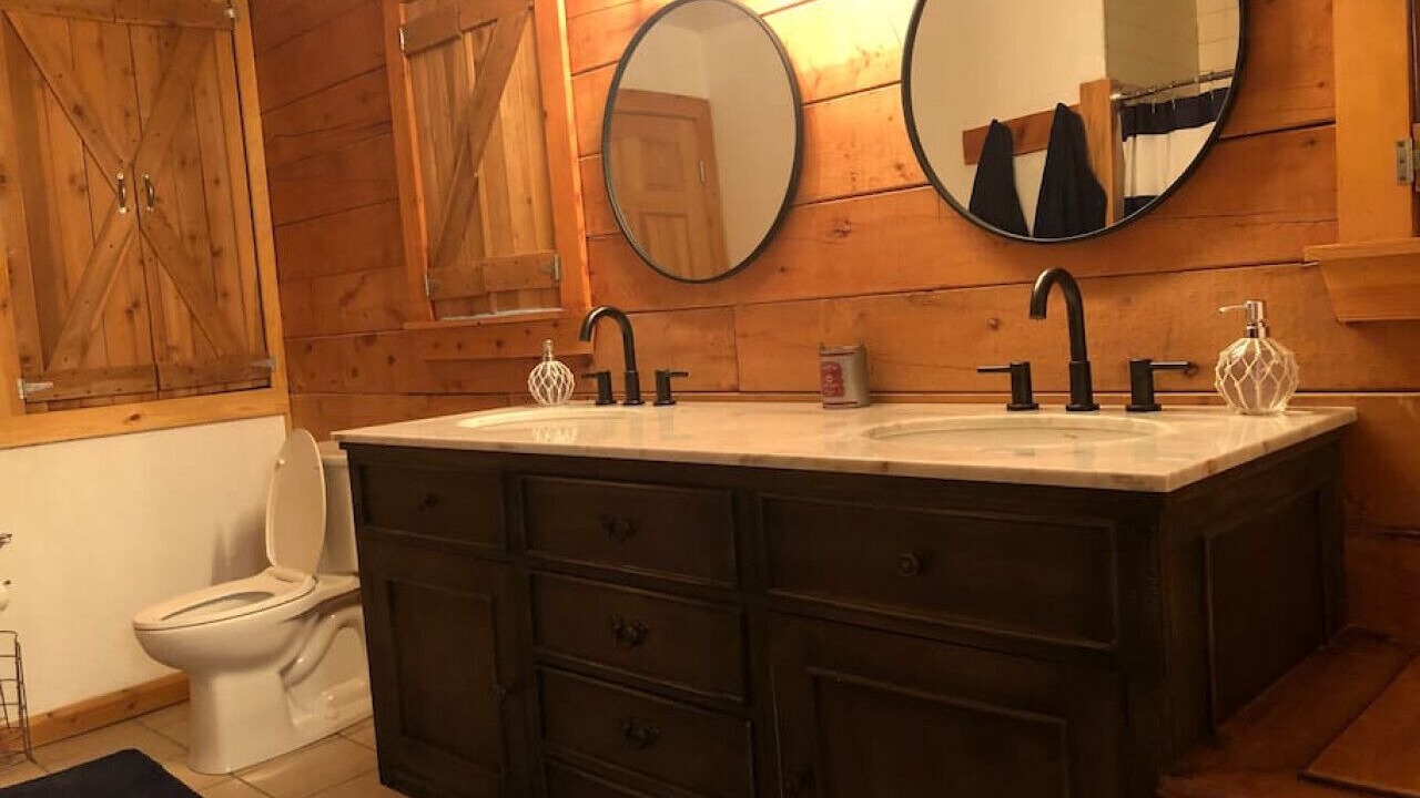 Photo of Bathroom in Eufaula