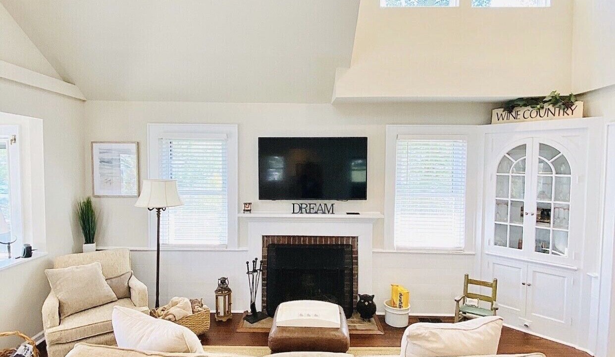 Photo of Livingroom in Cutchogue