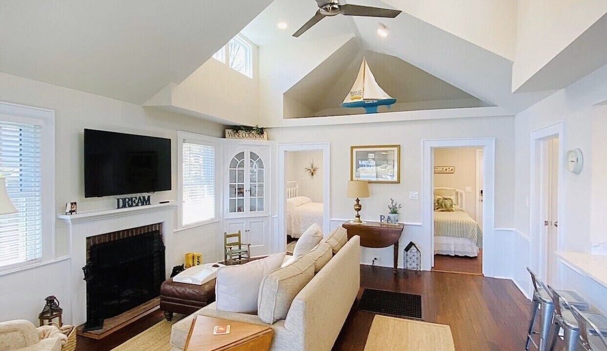Photo of Livingroom in Cutchogue