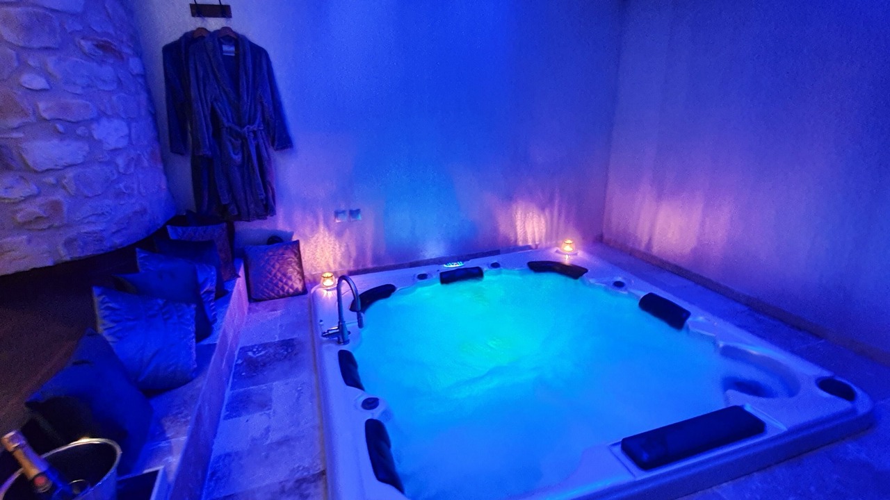 Photo of Others in Le Pouget