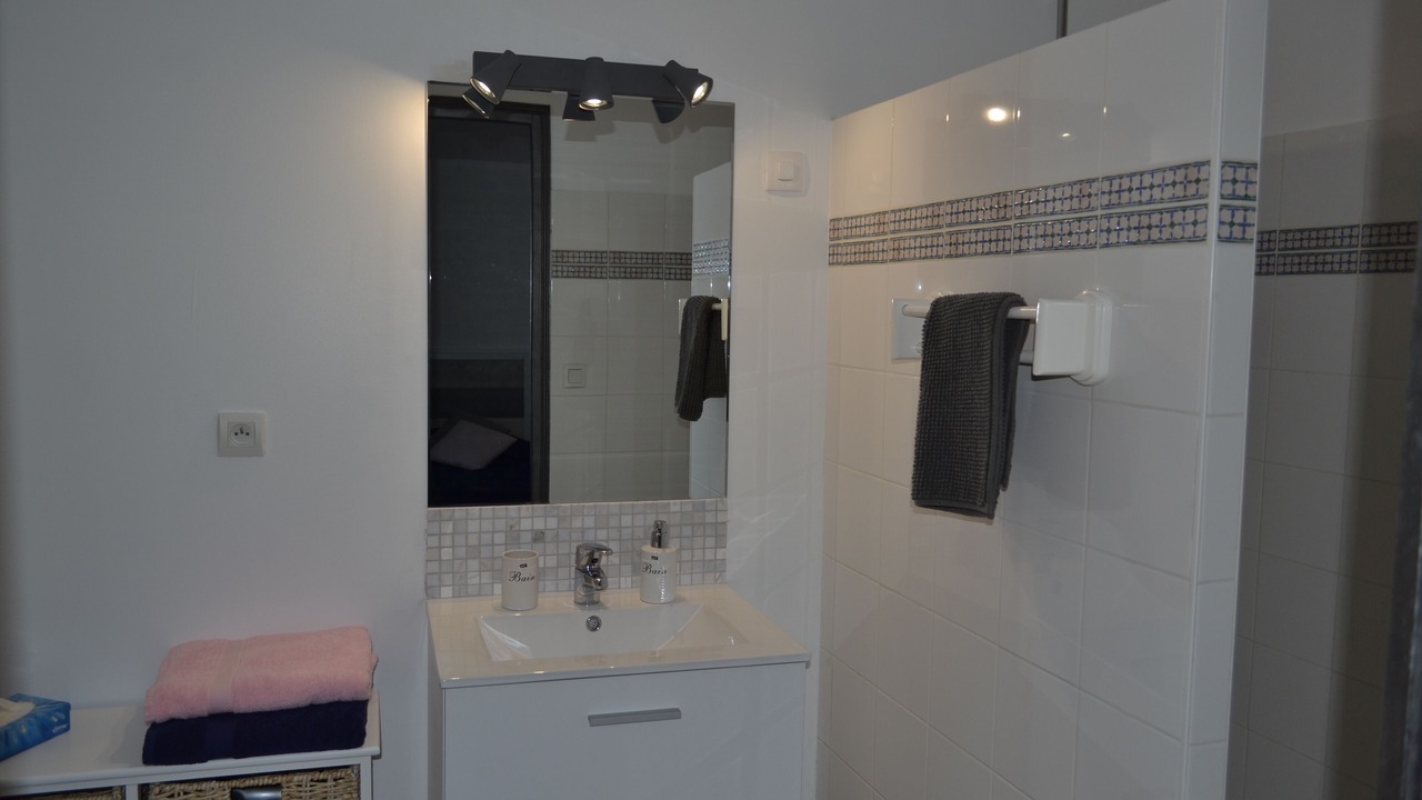 Photo of Bathroom in Marans