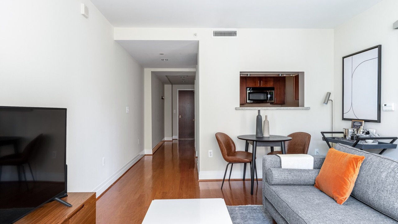 Photo of Livingroom in George Washington University