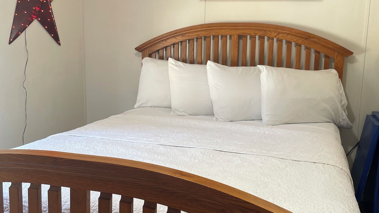 Photo of Bedroom in Springville