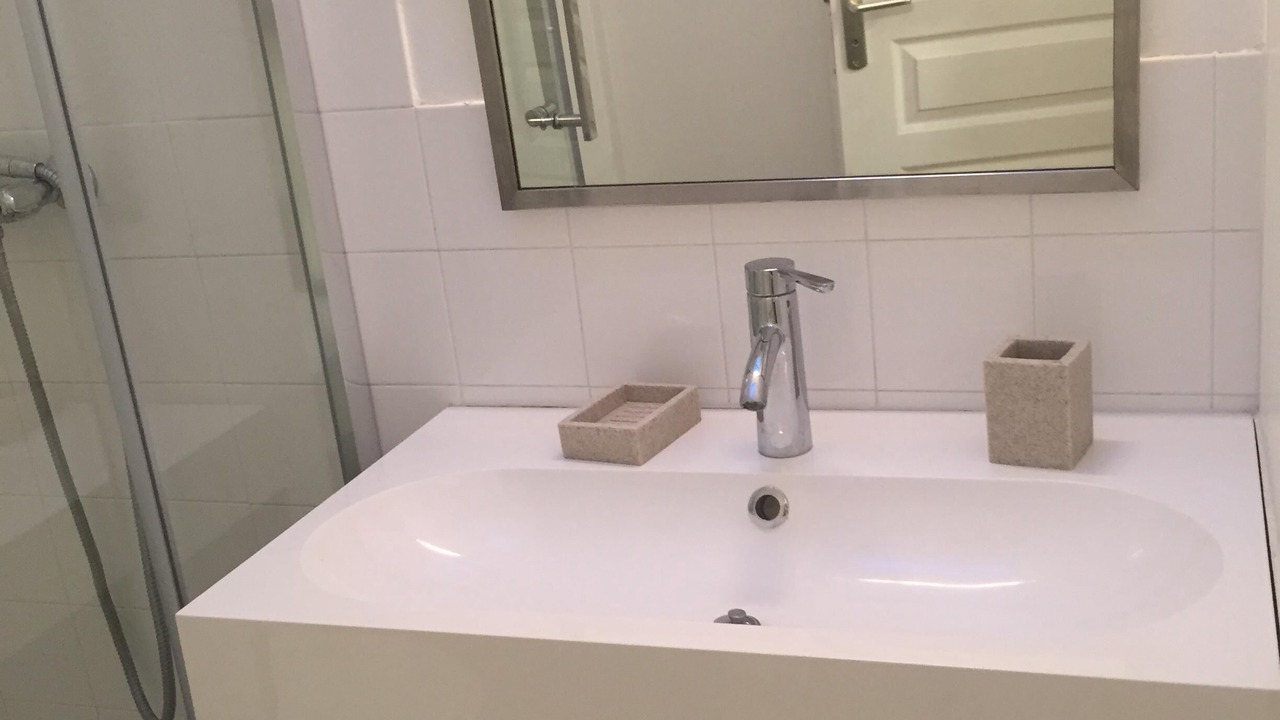 Photo of Bathroom in Leon Blum - Bon Coin