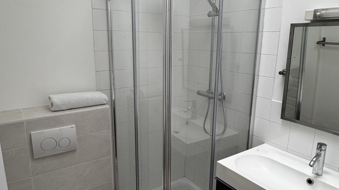 Photo of Bathroom in Leon Blum - Bon Coin
