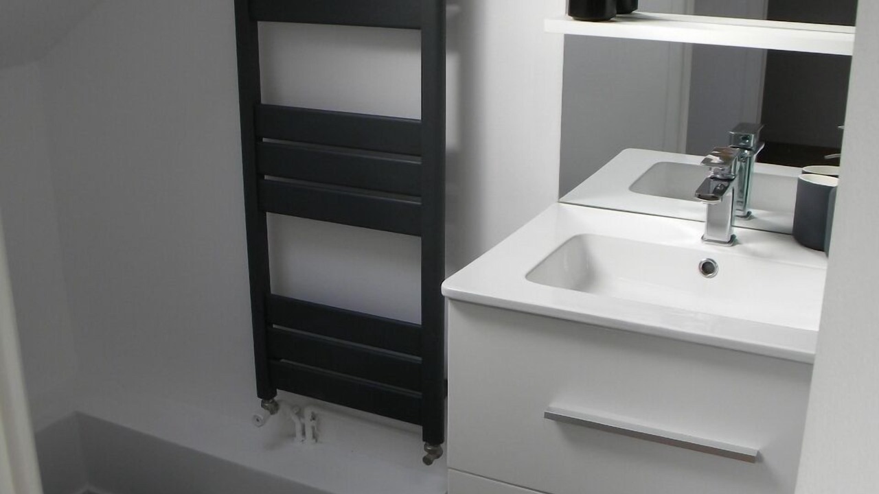 Photo of Bathroom in Fives