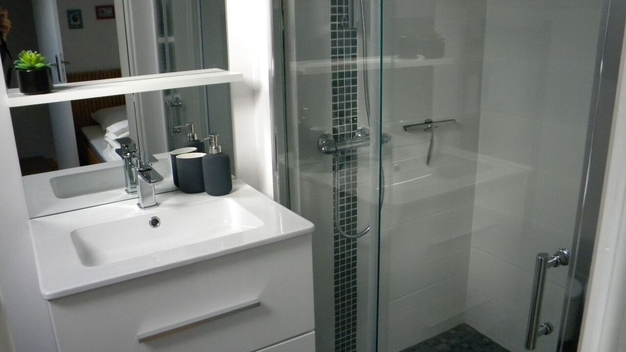 Photo of Bathroom in Fives