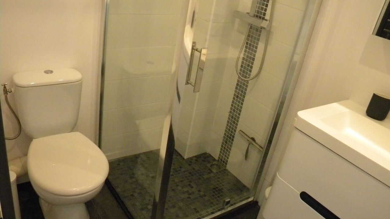 Photo of Bathroom in Fives