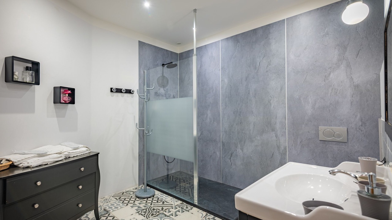Photo of Bathroom in Loches