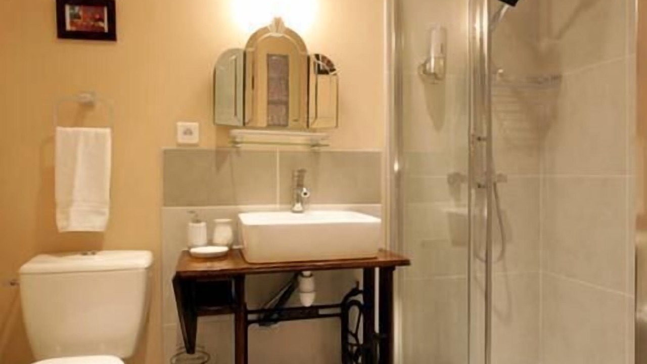 Photo of Bathroom in Montolieu