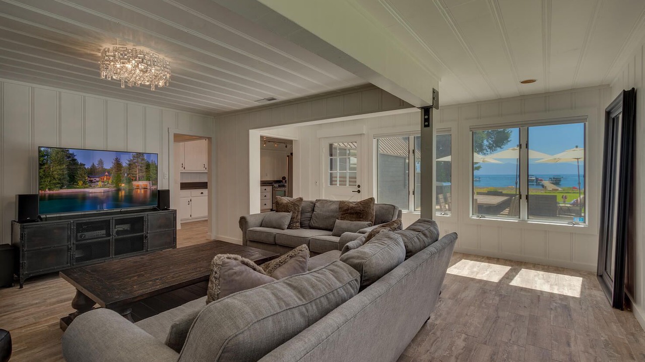 Photo of Livingroom in Tahoe Pines