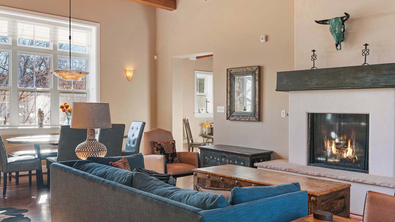 Photo of Livingroom in South Capitol