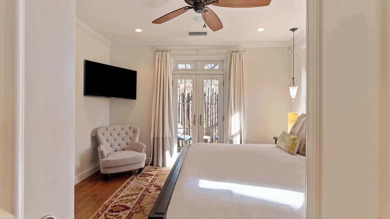 Photo of Bedroom in South Capitol