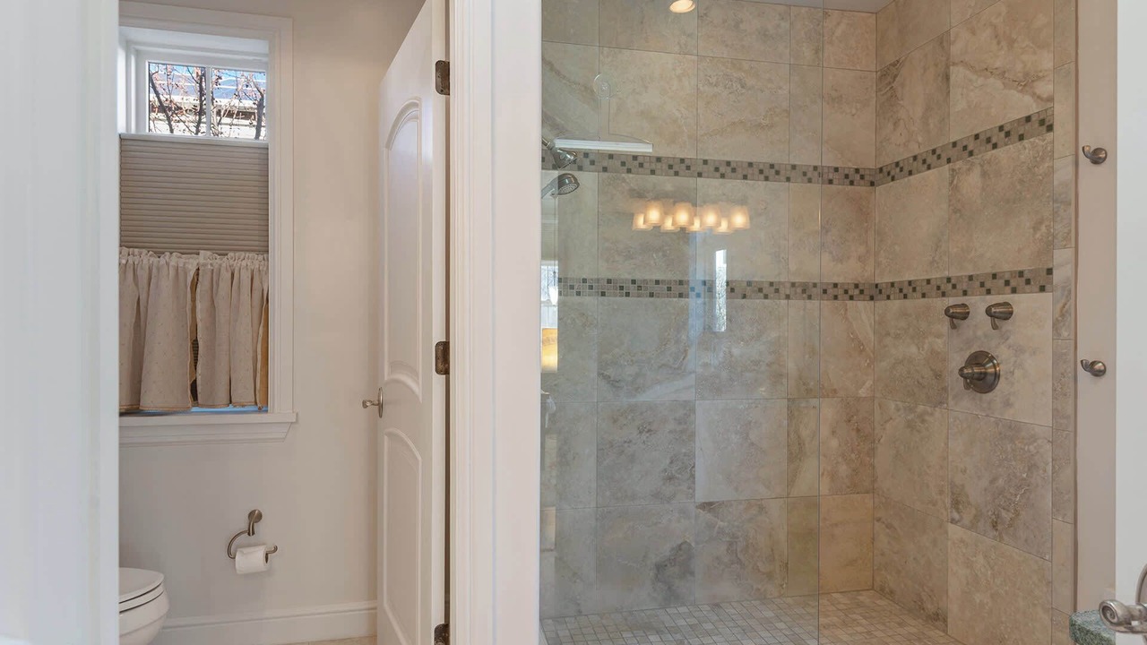 Photo of Bathroom in South Capitol