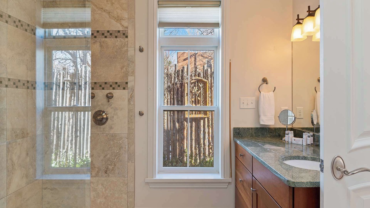 Photo of Bathroom in South Capitol