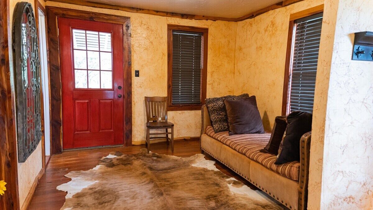 Photo of Livingroom in Satin