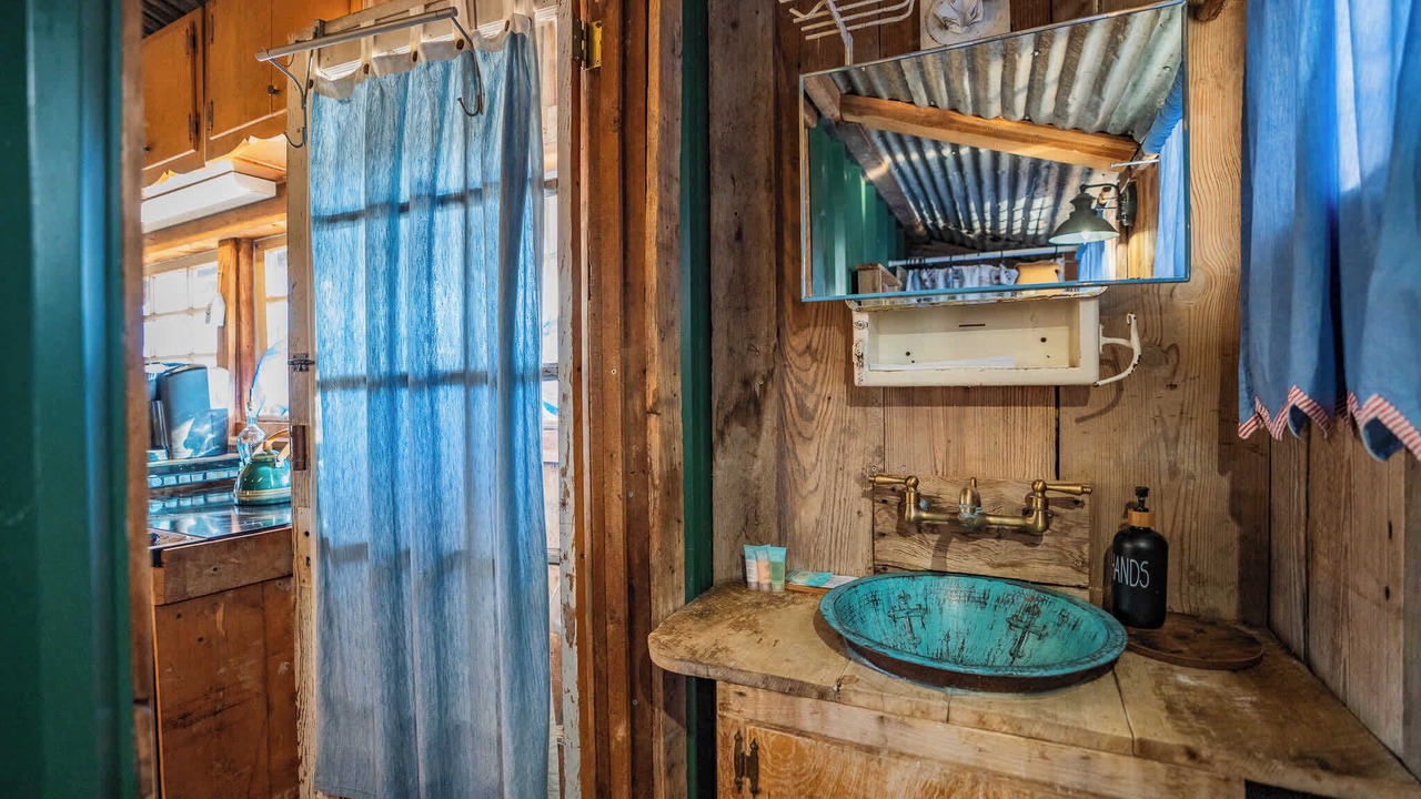 Photo of Bathroom in Satin